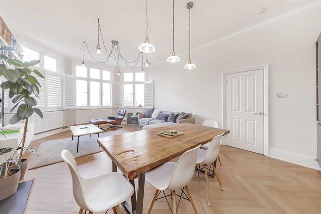 Flat for sale in Mapesbury Road, Mapesbury, London