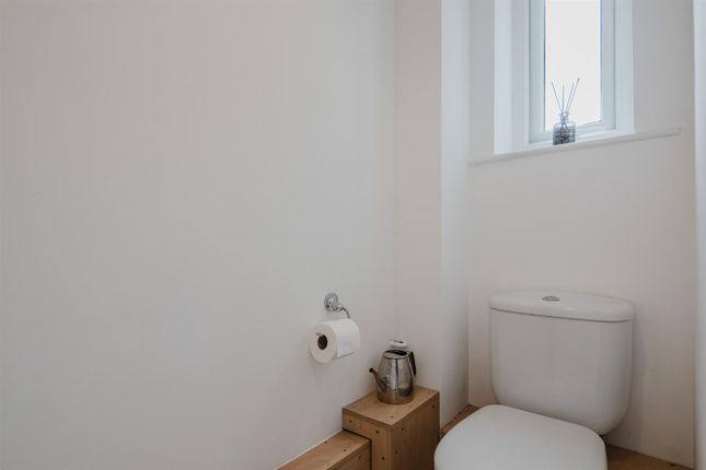 8, Arley Close, Altrincham photo 4