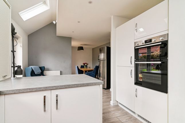 72, Seaton Way, Nottingham photo 4