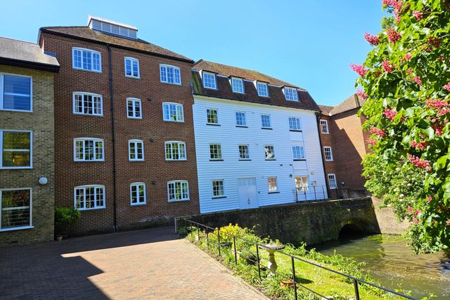 Flat for sale in Deans Mill Court, Canterbury