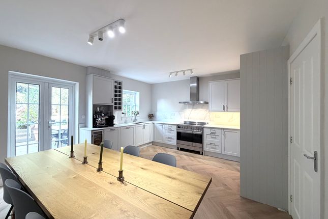 8 Pasteur Grove, Pontypridd photo 3
