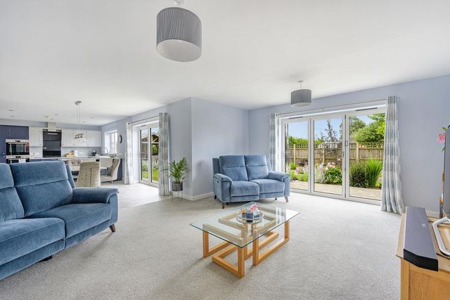 25, Cavell Way, Holbeach photo 3