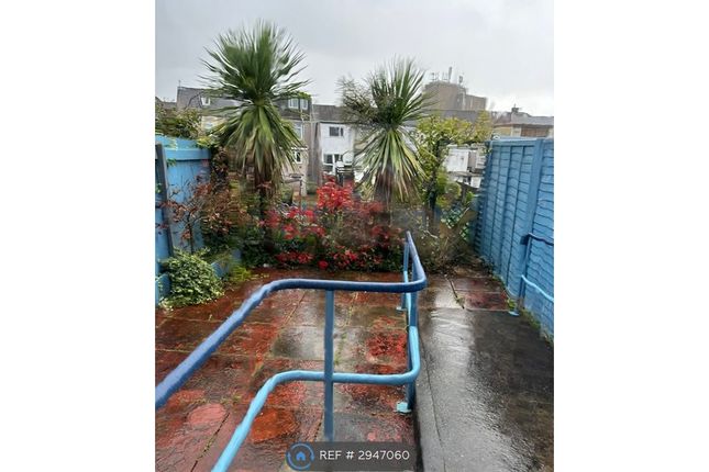 Thorburn Close, Neath photo 5