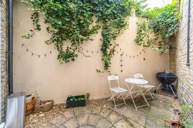 Flat 1, 6, Mount Pleasant Crescent, London photo 4