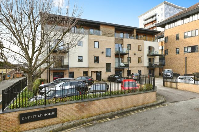 Flat for sale in New Road, Brentwood, Essex