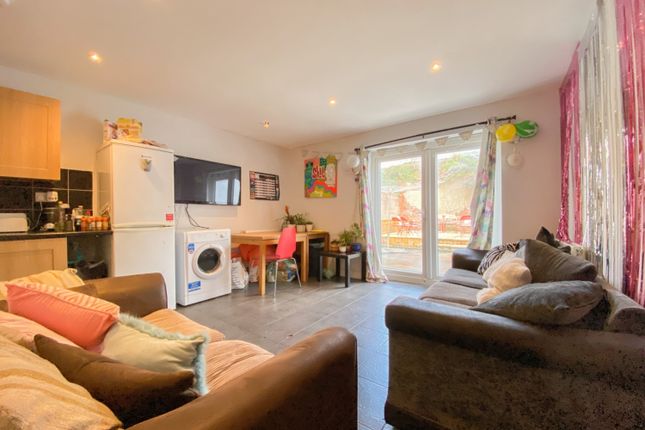 40, Wyeverne Road, Cardiff photo 2