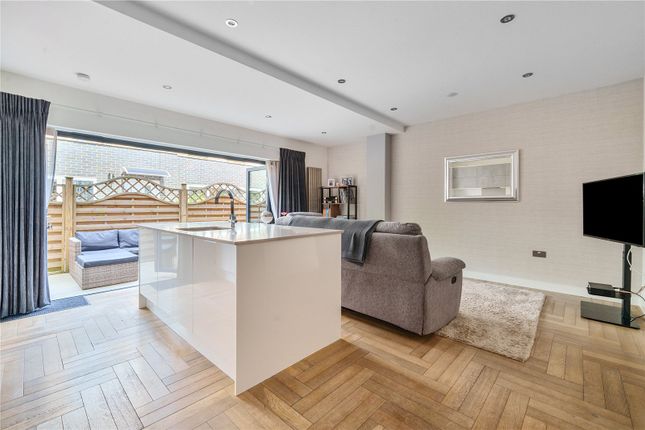 1, Smithys Mews, London photo 4