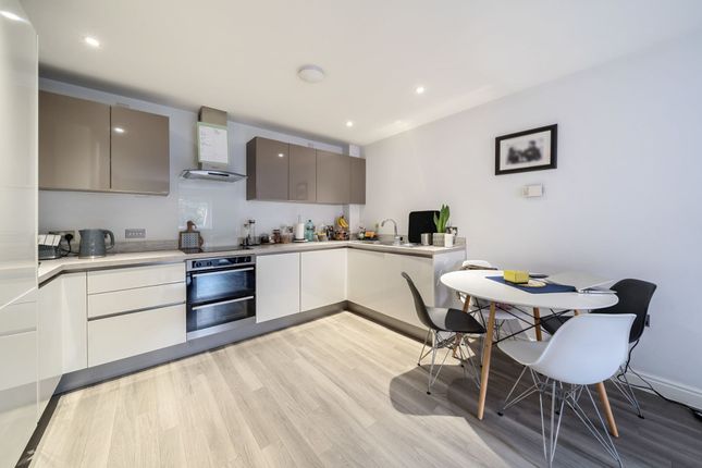 Thumbnail Flat for sale in The Vale, Bushey