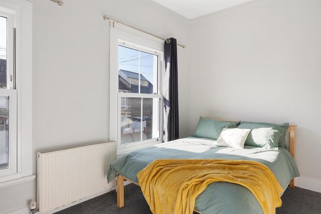 26, Elcot Avenue, London photo 3