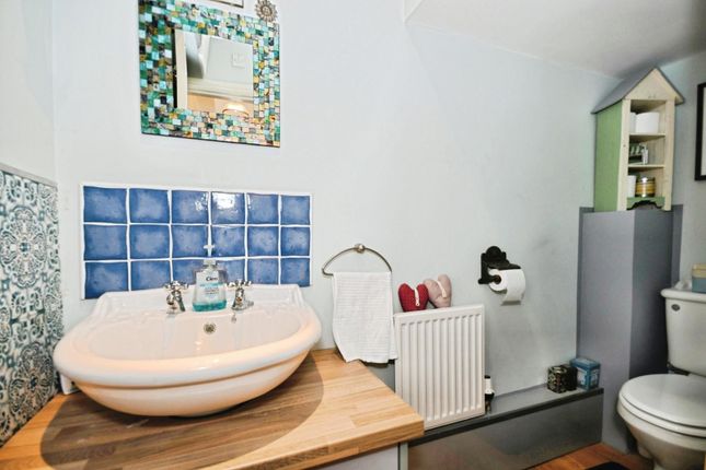 Downstairs WC.Jpg