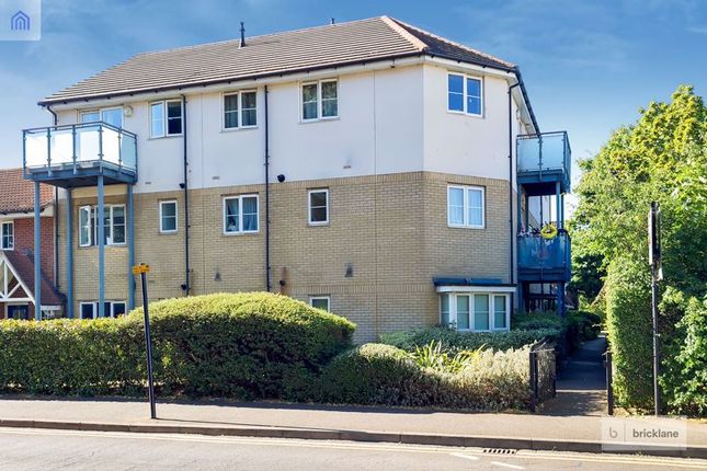 Flat to rent in Loxford Lane, Ilford