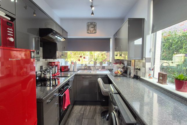 216 Thornborough Road, Coalville photo 3