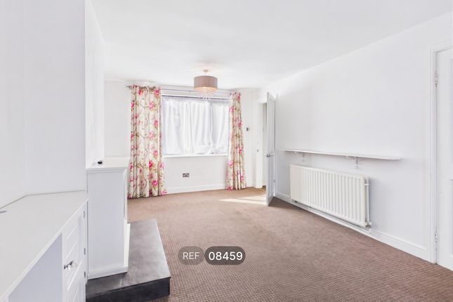 Wilberforce Crescent, Beverley photo 3