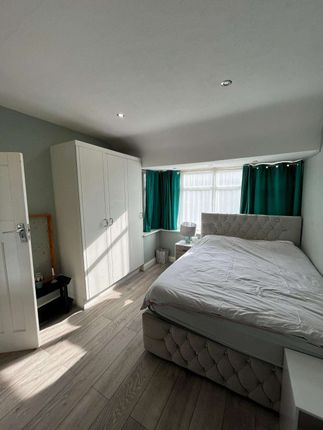 47 Hiliary Gardens, Stanmore photo 3