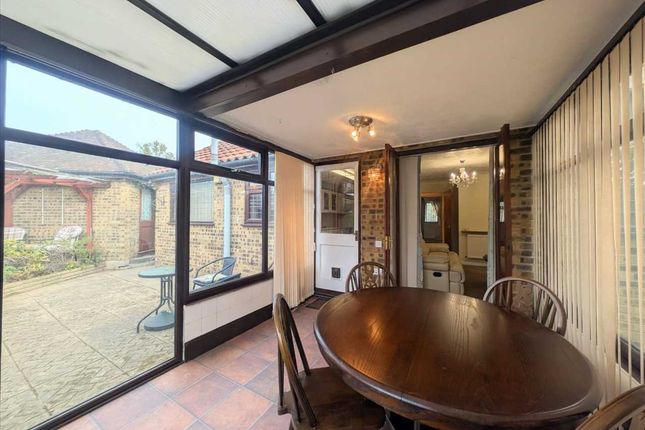 6, Swan Close, Colchester photo 4