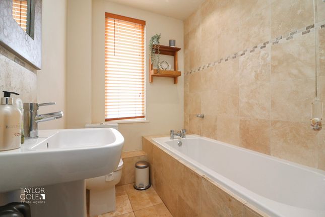 End terrace house for sale in Kettlebrook Road, Tamworth