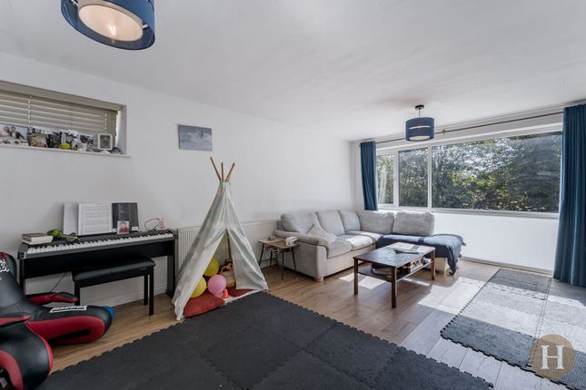 4 Greville Drive, Birmingham photo 4