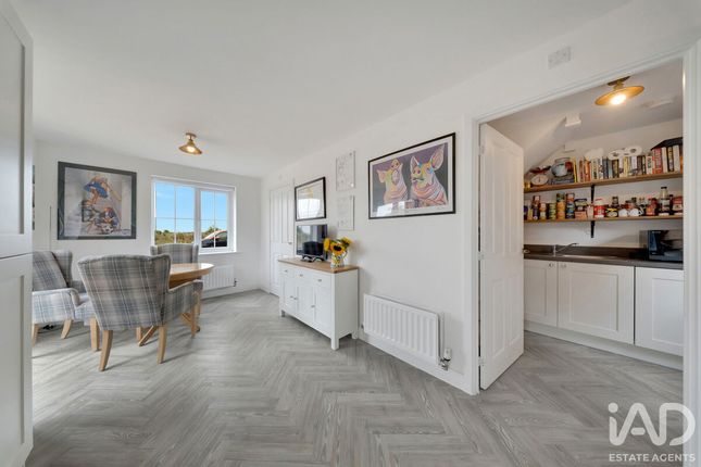 27, Entwistle Walk, Ely photo 4