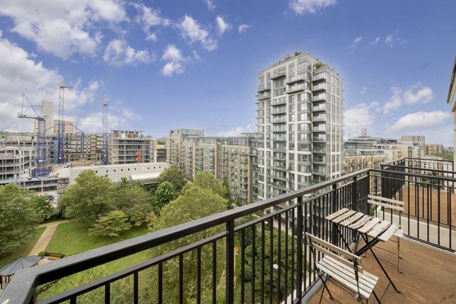 Flat for sale in Beaufort Square, Edgware