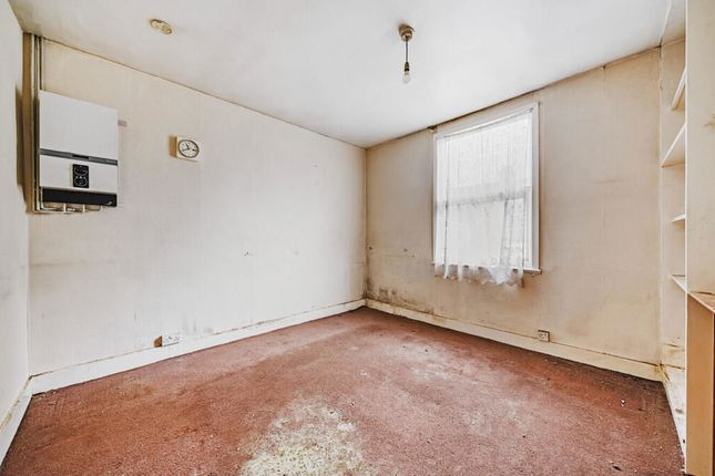 62a, Heaton Road, Mitcham photo 3