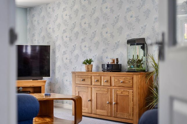 12, Lincolnshire Road, Waterlooville photo 4