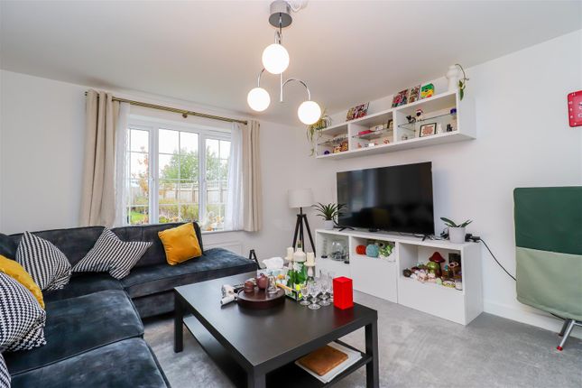 16, Miller Road, Featherstone photo 3