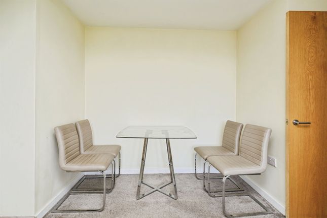 15, Bushfield House, Peterborough photo 4