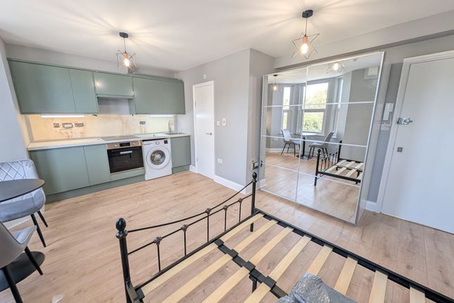 38 (Room 6), Neasden Lane, Neasden, London photo 2