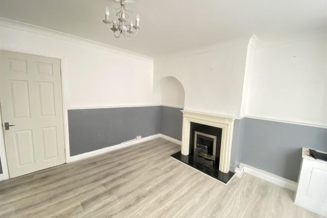 Semi-detached house to rent in Harvest Road, Bearwood, Smethwick