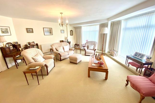 Flat 4, Threepennybit, East Street, Fareham photo 3