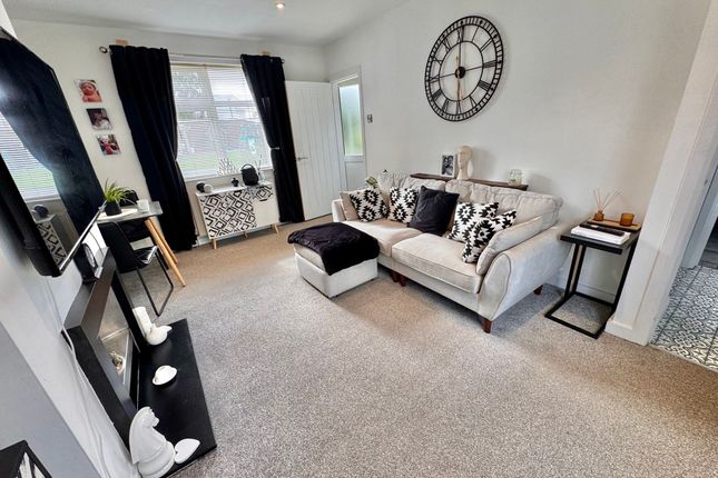 11 Oldbury Road, Nuneaton photo 5
