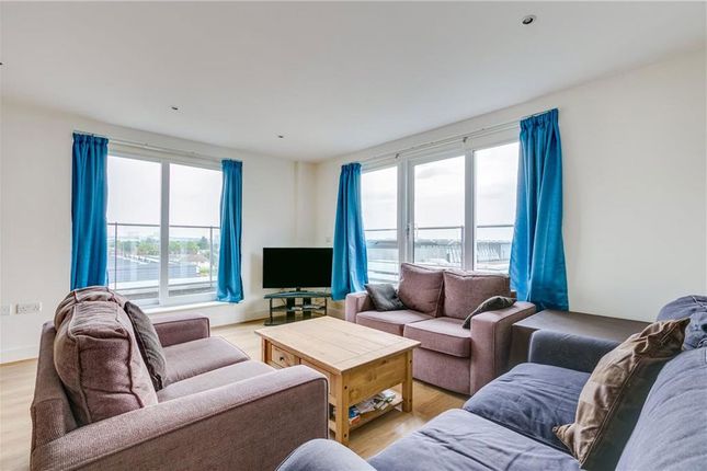 Flat 80, Napier House, London photo 3