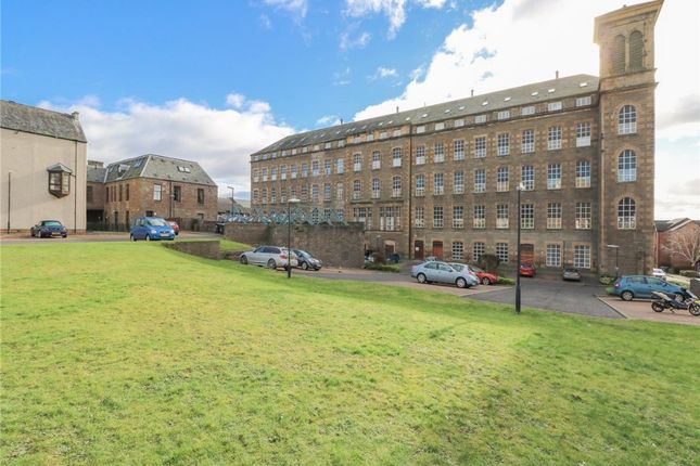Flat to rent in Highmill Court, West End, Dundee