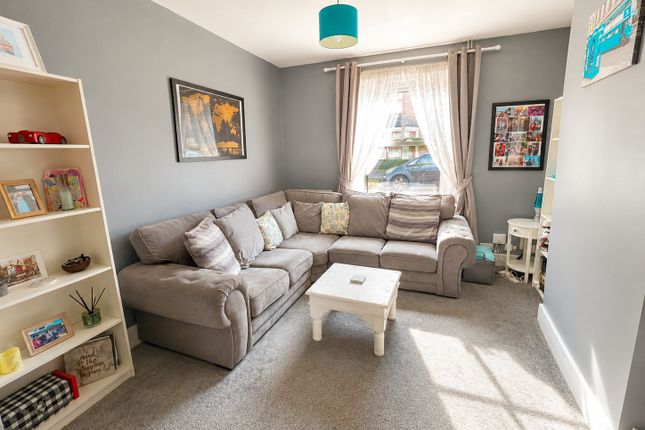 124, Mayfield Road, Gosport photo 2