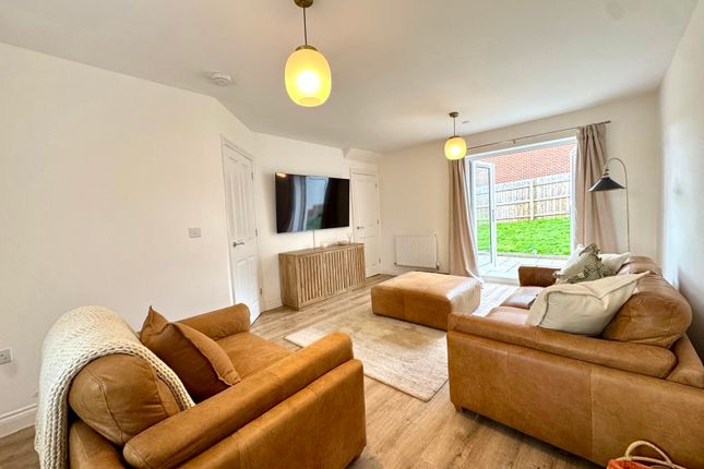 5 Ty Newydd Heights, Trefechan, Merthyr Tydfil photo 3