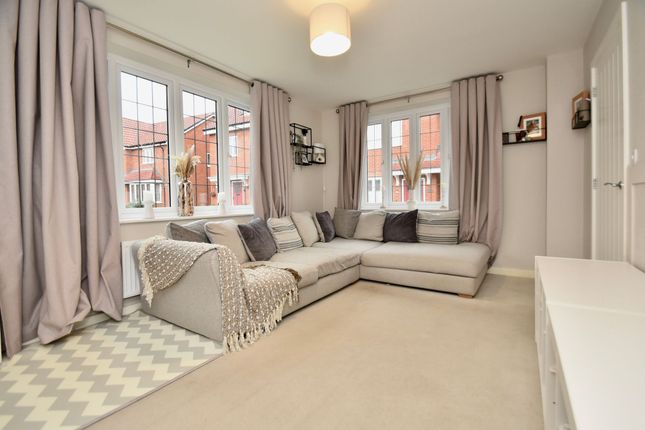 7 Penda Court, St. Neots photo 2