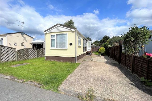 Thumbnail Mobile/park home for sale in Brocklesby Park, Bridge Street, Brigg