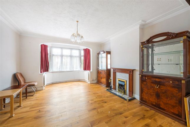 19, Combemartin Road, London photo 2