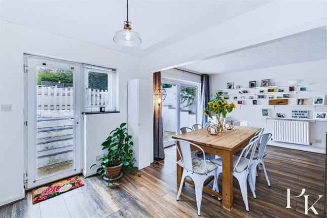 3, Park Close, Hove photo 2