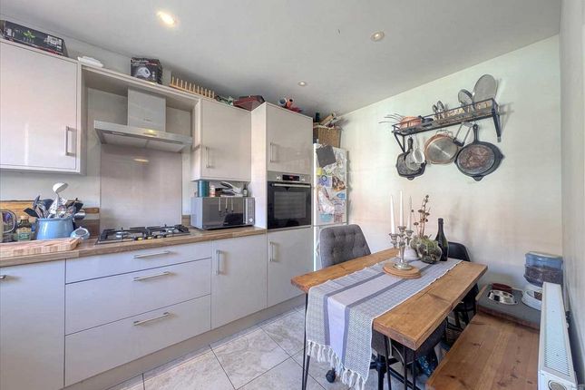 11, St Andrews Close, Alresford photo 4