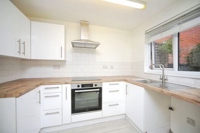 Allington Close, Taunton photo 3