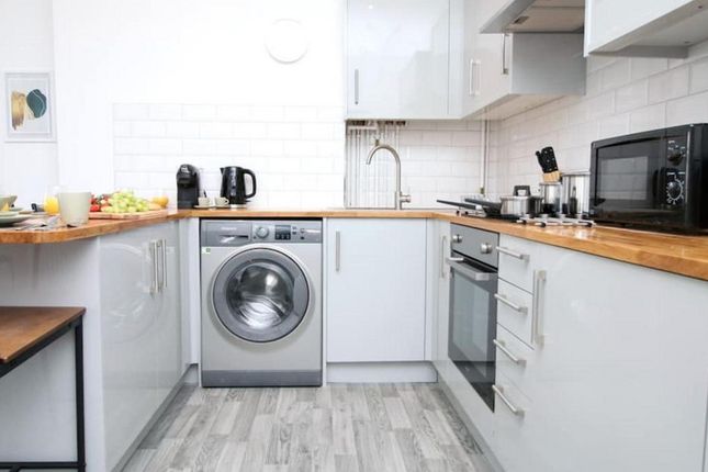 Flat Flat 3, 49, Cowbridge Road West, Cardiff photo 2
