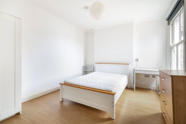 Flat to rent in Cato Road, London