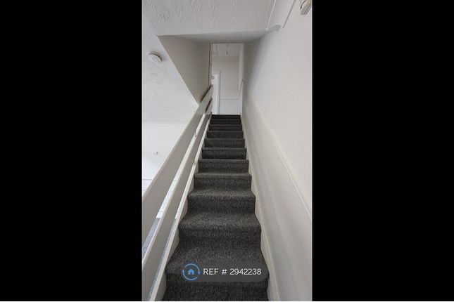 Grosvenor St, Rochdale photo 5
