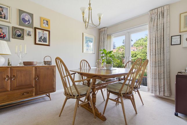 24 Cavendish Meads, Ascot photo 3