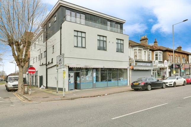 Retail premises to let in Southchurch Road, Southend-On-Sea