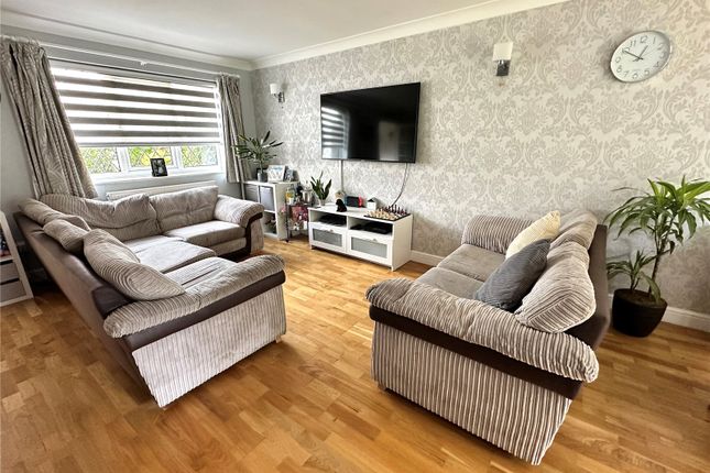 33, Cumberland Drive, Essex photo 2
