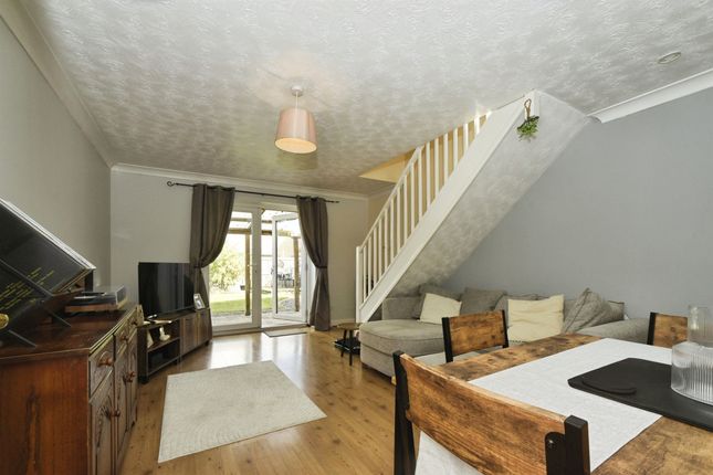Campion Close, Calne photo 2