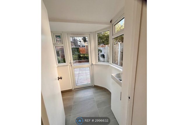 Eve Road, Leytonstone, London photo 5