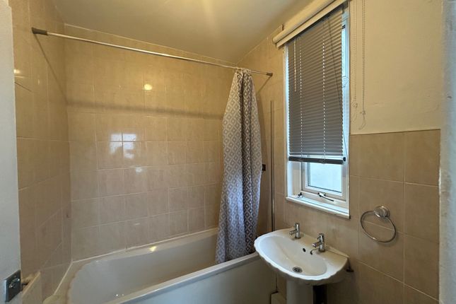 48, Wirral photo 5